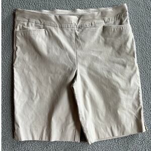 Chico's Shorts 14 Large Pull On Stretch Pocket Beige Cream Hiking Outdoors 2.5